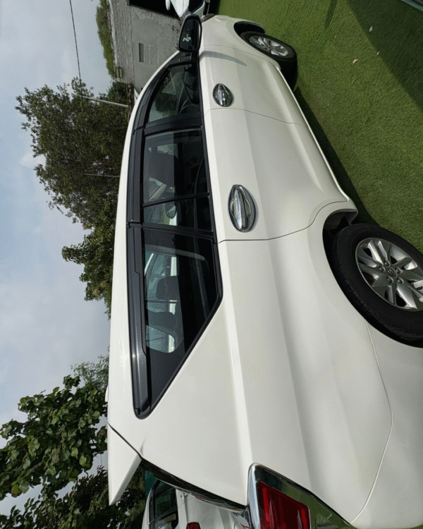 Toyota Innova Crysta 2018 2.4G - Image 6