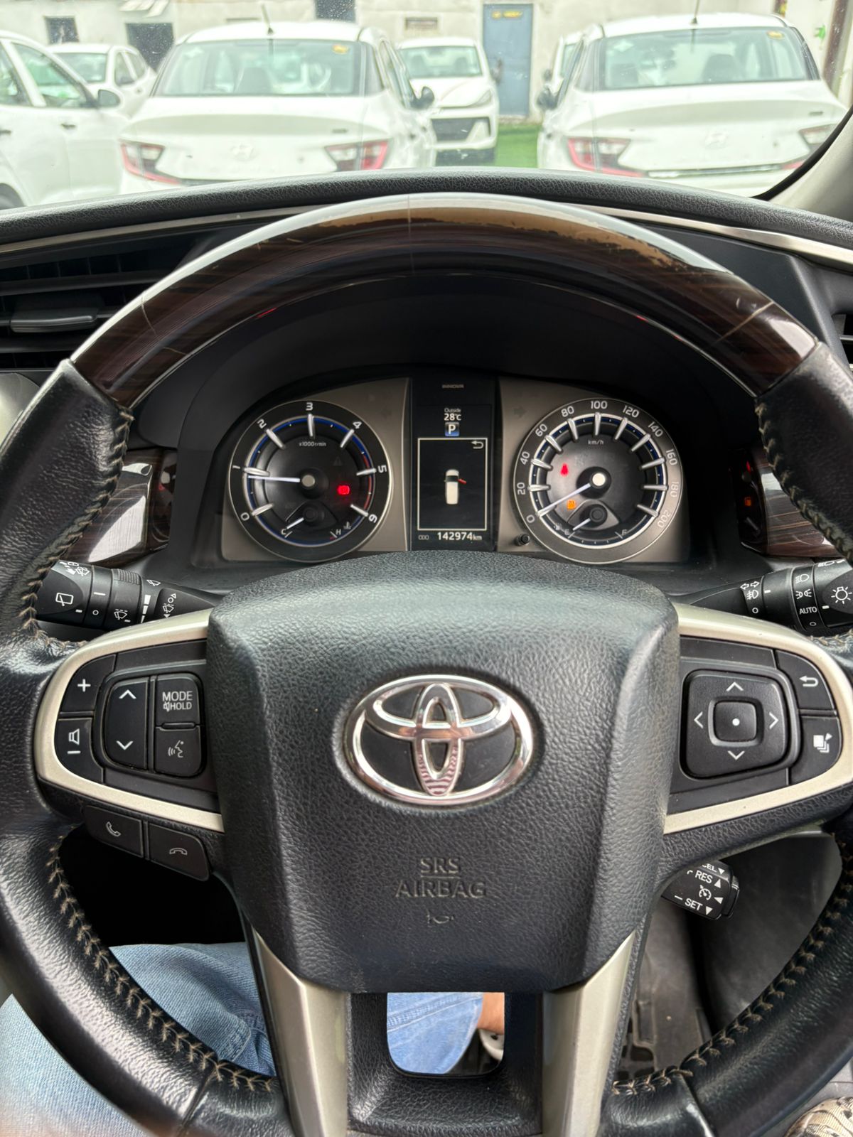 Toyota Innova Crysta 2018 2.8z - Image 3